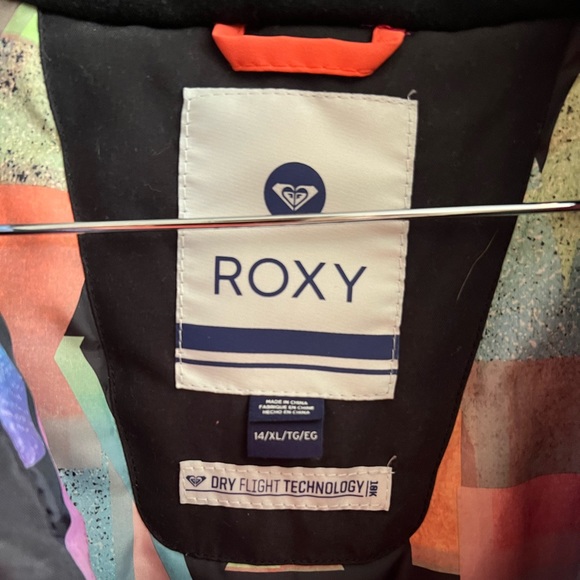 Girls Roxy ski coat. Neon orange, graffiti pattern inside - Picture 4 of 7